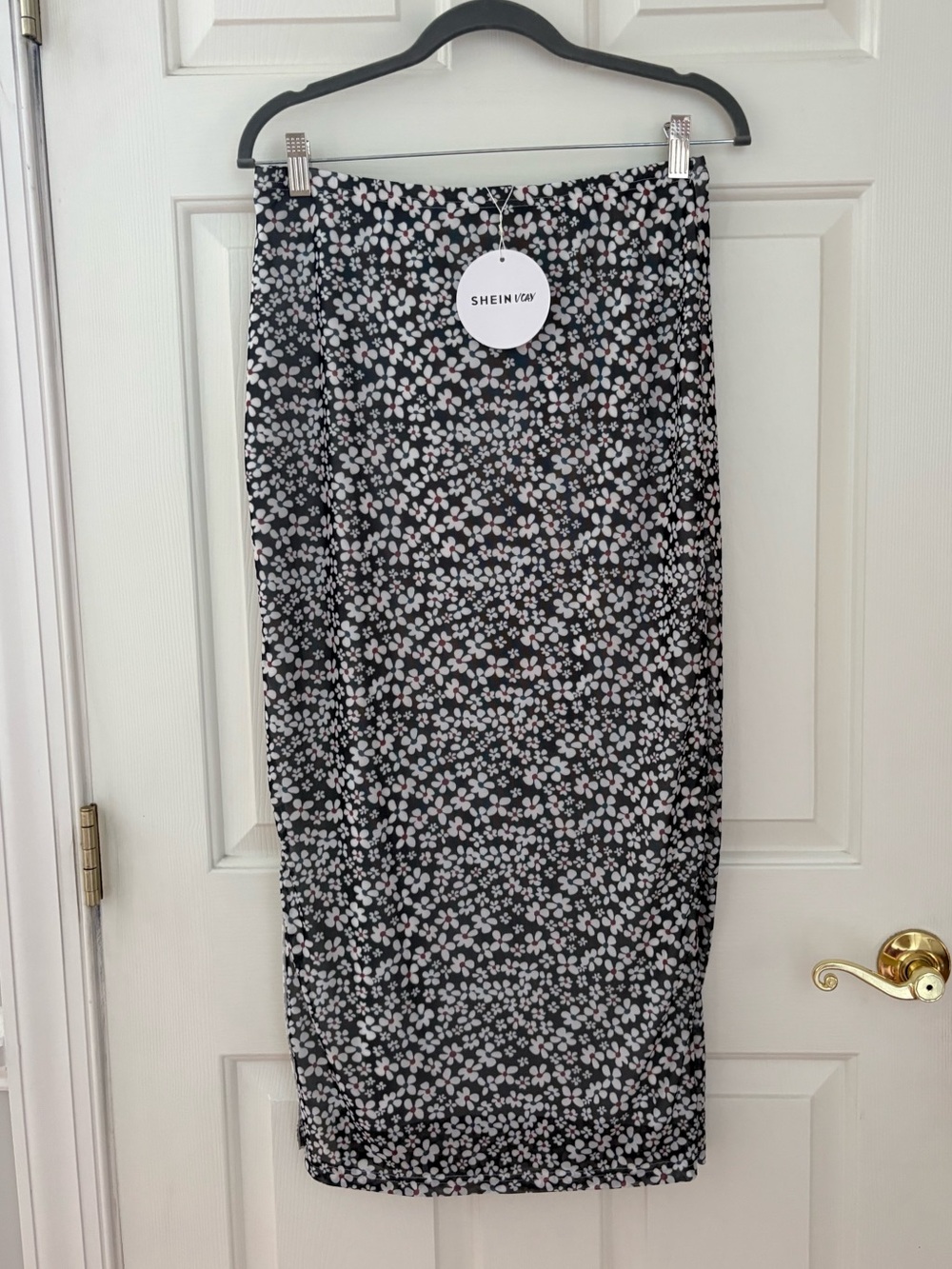 Shein Black and White Ditsy Floral Pattern midi skirt with side slit - NWT